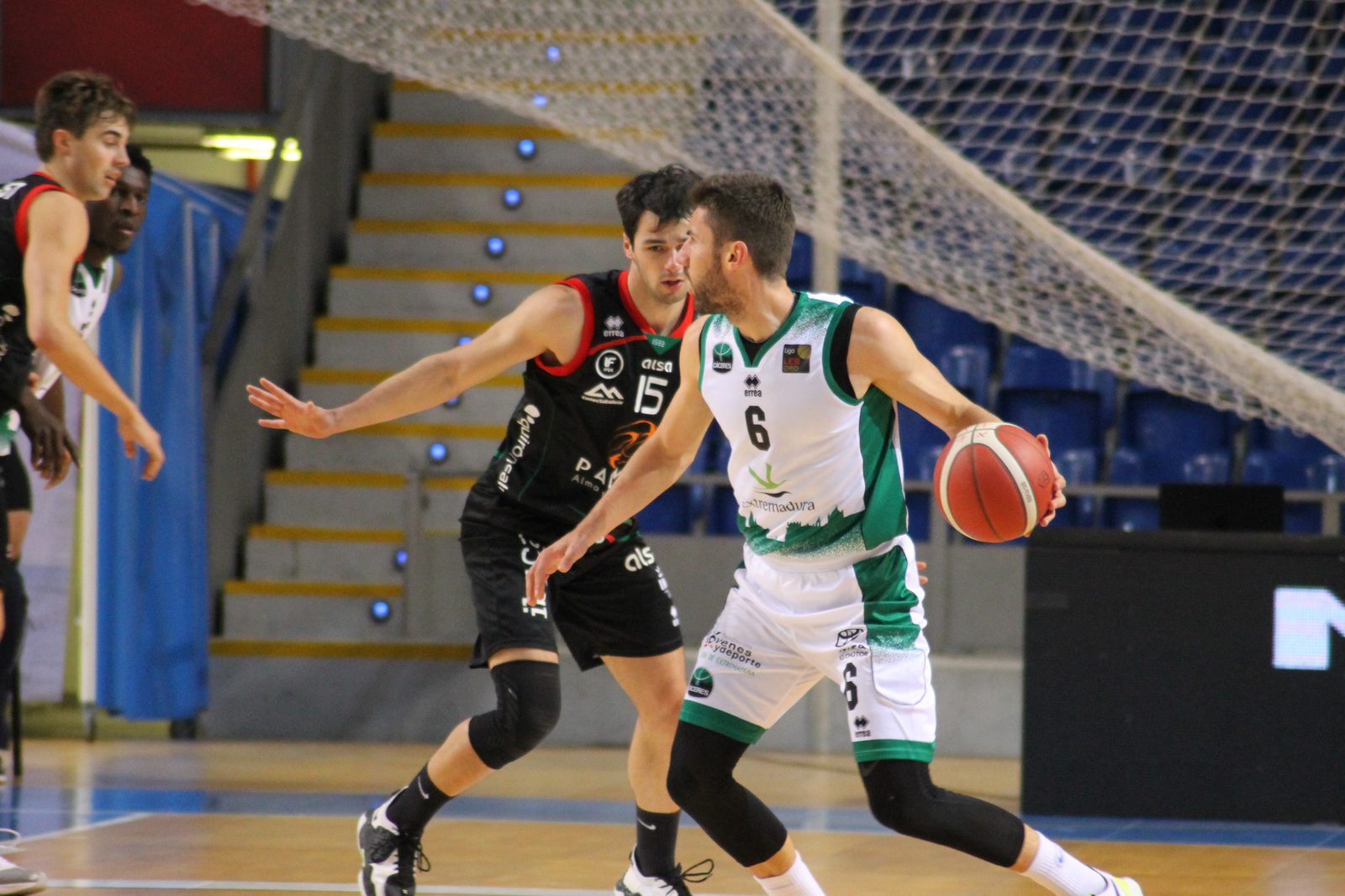 El capitán del Cáceres Jorge Sanz durante el partido